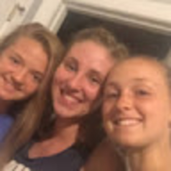 Meet your Posher, Anika - Picture 1 of 1